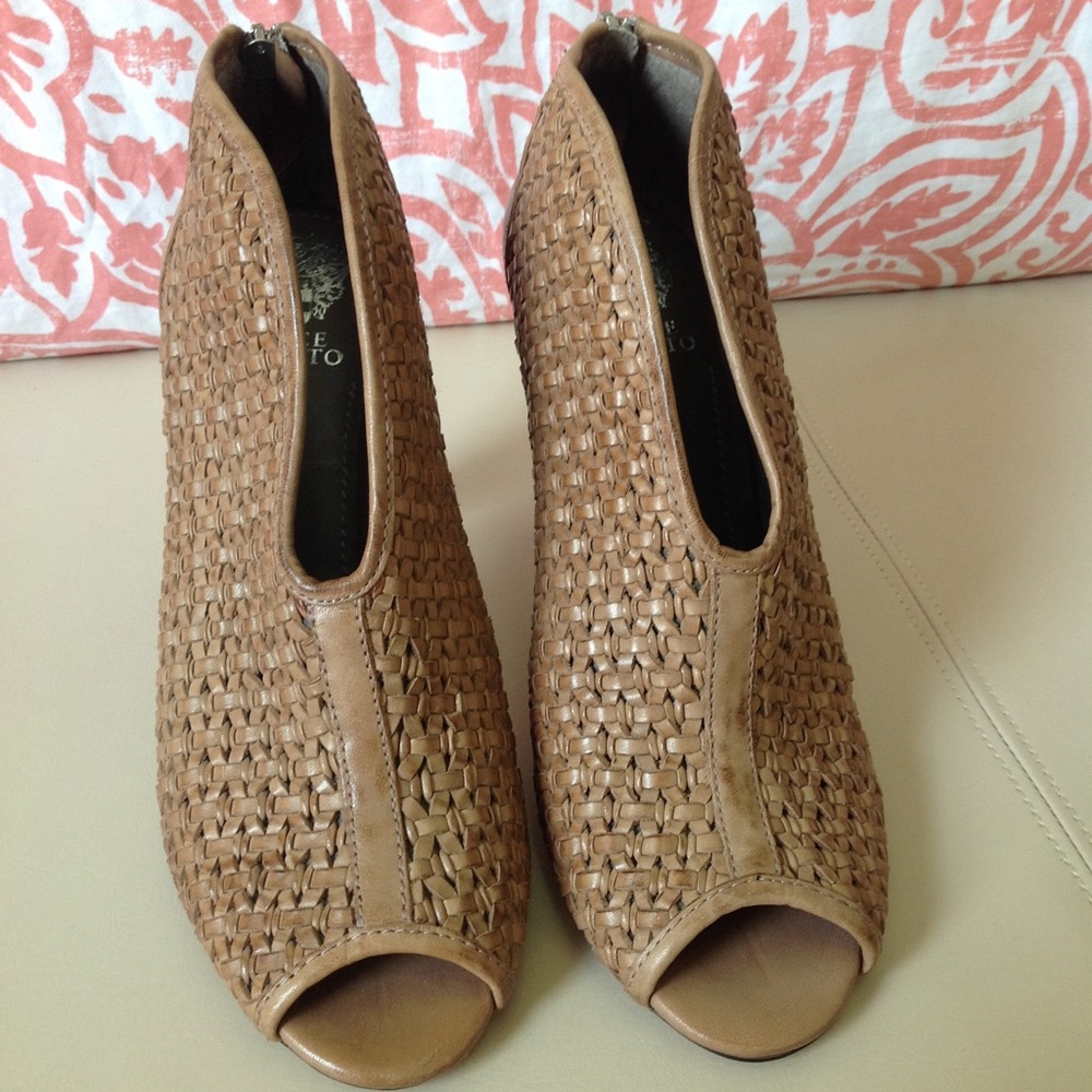 Vince Camuto Wivers